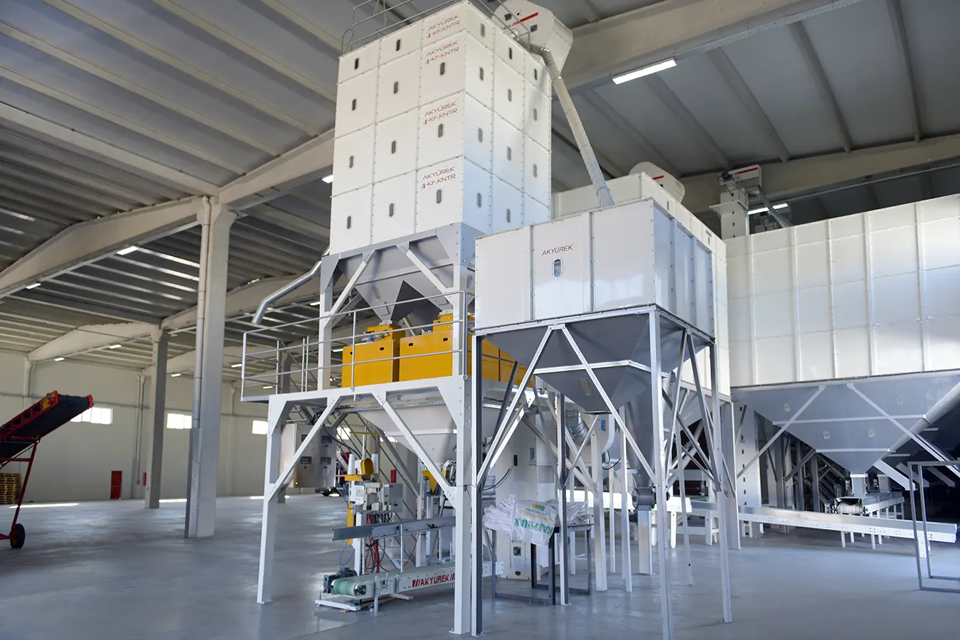 Automatic Bagging Machine for Bulk Totes Filling in Sunflower Seed Processing Plant by MMCTECH