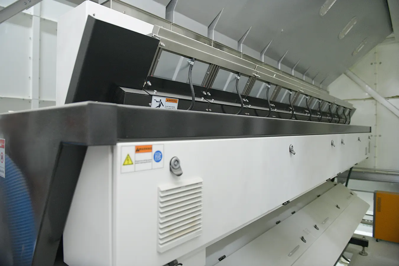 C-10 Color Sorter Ten Channel - Image 4