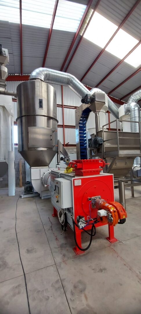 Sesame seed dryer for post-peeling processing